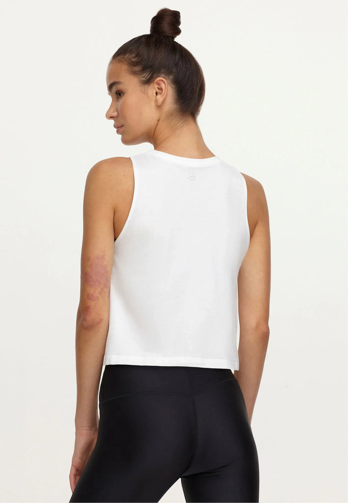 Weißes Yoga Top Damen Rückansicht lockerer Schnitt