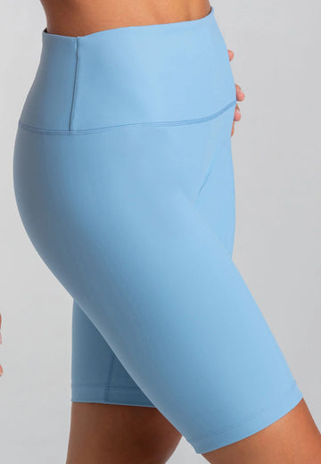 Star Bike Shorts mit hohem Bund - Dusty Baby Blue - AchievePrime 